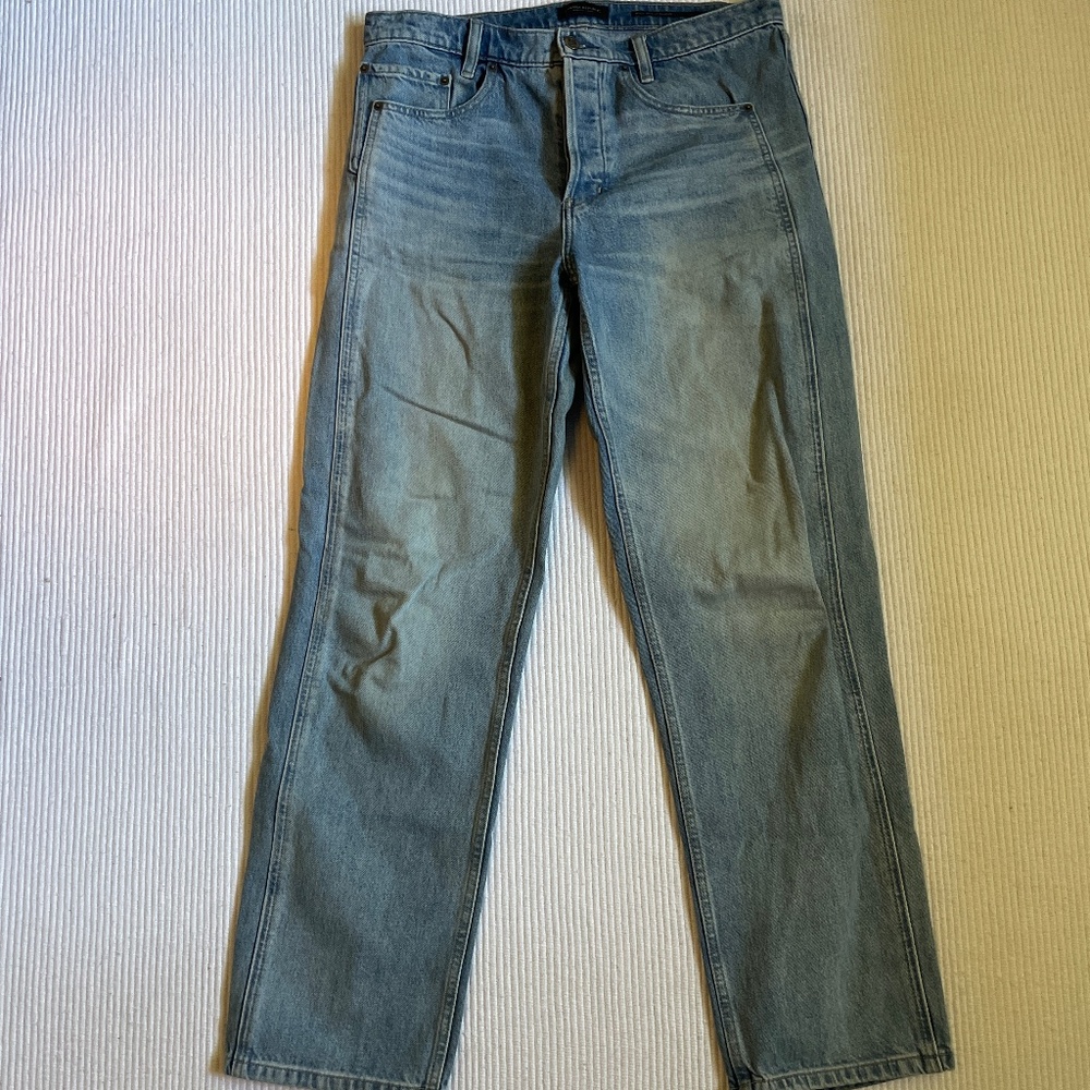 Mid-rise, straight leg rigid denim.